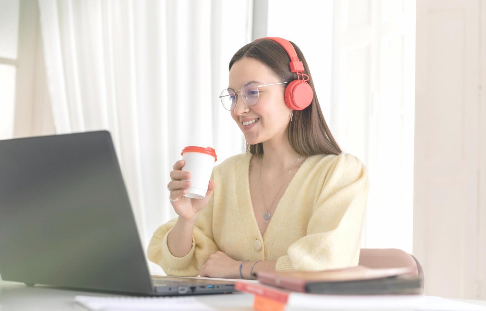 Étudiants progressant dans leur apprentissage du japonais